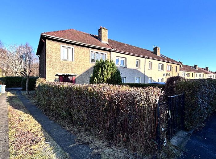 3 Bedroom Terraced House For Sale In Stobie Place, Oakley, Dunfermline, KY12