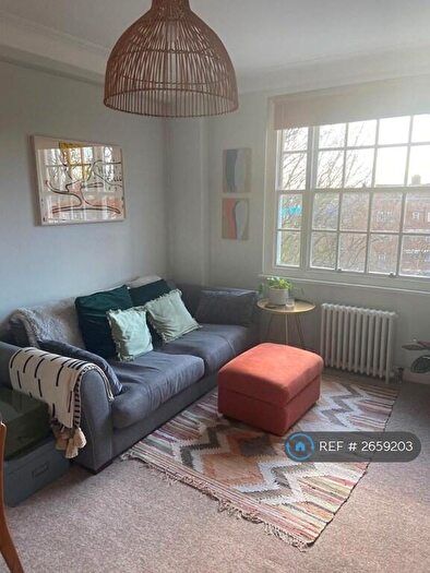 2 Bedroom Flat To Rent In Eton Hall, London, NW3