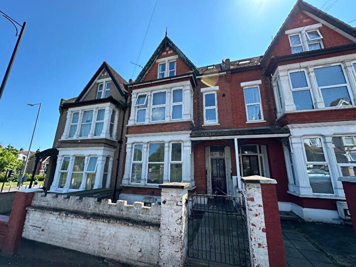1 Bedroom Flat For Sale In York Road, Southend-On-Sea, Essex, SS1