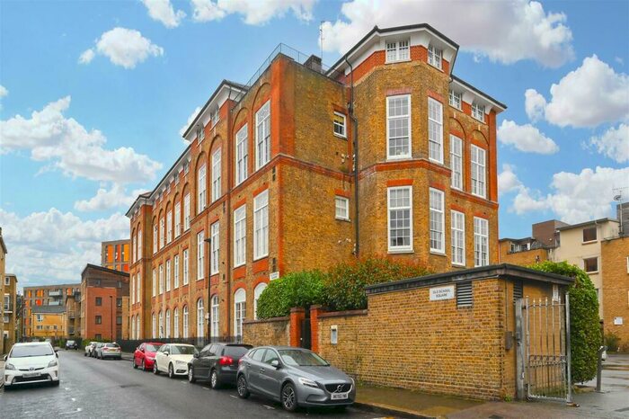 1 Bedroom Apartment To Rent In Old School Square, Limehouse, E14