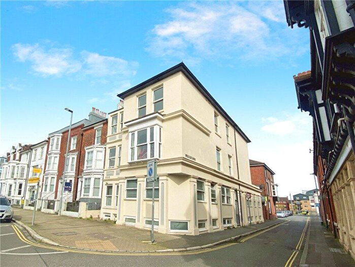 2 Bedroom Apartment For Sale In Hampshire Terrace, Portsmouth, Hampshire, PO1