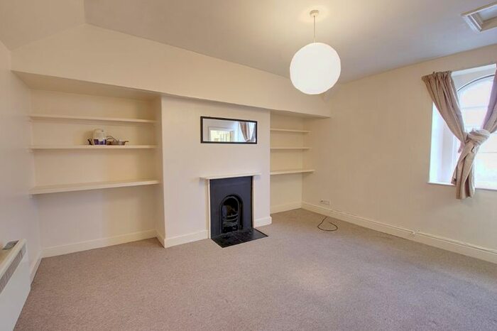 2 Bedroom Flat To Rent In Wells Road, Bath BA2