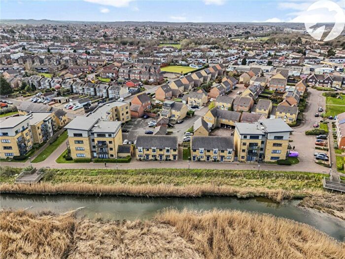 3 Bedroom End Of Terrace House For Sale In Riverside Wharf, Dartford, Kent, DA1