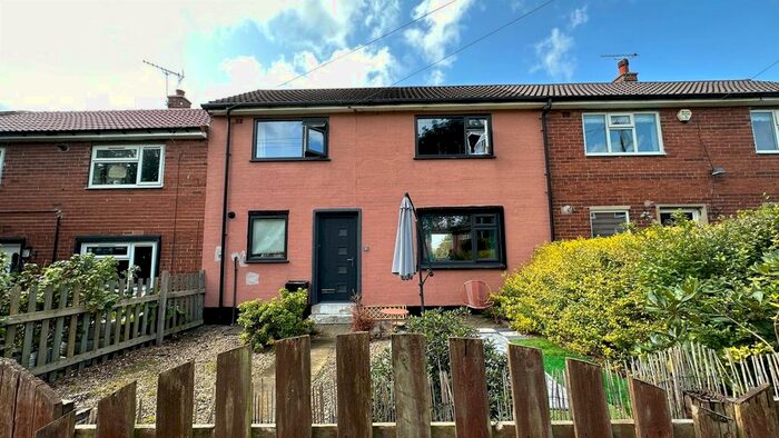 2 Bedroom Town House To Rent In Shaw Close, Guiseley, Leeds, LS20