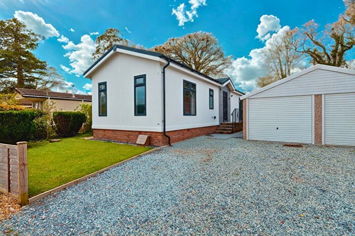 2 Bedroom Park Home For Sale In New Park, Bovey Tracey, TQ13