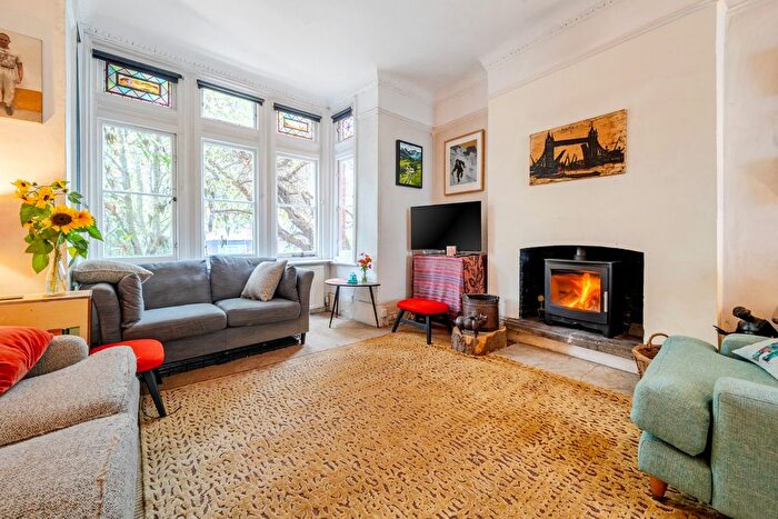 5 Bedroom Semi-Detached House For Sale In Knollys Road, Streatham, London, SW16