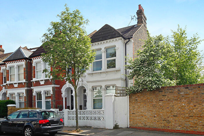 2 Bedroom Flat To Rent In Honeybrook Road, : Bed Rec Bath Furn, SW12