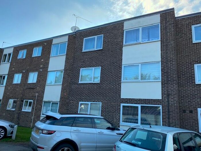 1 Bedroom Flat To Rent In Chaplaincy Gdns, Hornchurch, RM11