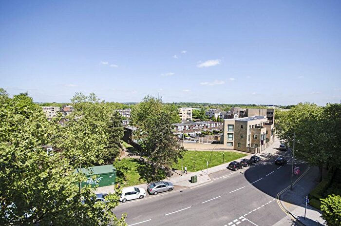 2 Bedroom Flat To Rent In Heritage Avenue, Colindale, London, NW9