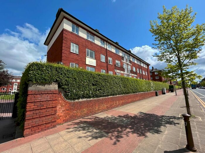 2 Bedroom Flat To Rent In Kielder Square, Eccles New Road, Salford, M5