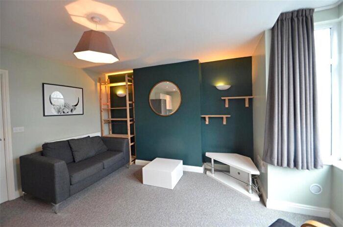 1 Bedroom Flat To Rent In The Swans, - Radcliffe Road, Nottingham, NG2