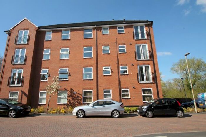 2 Bedroom Apartment To Rent In Brett Young Close, Halesowen, West Midlands, B63