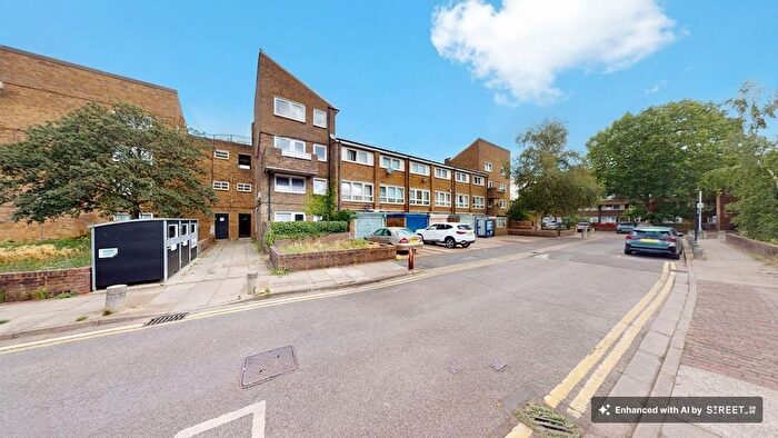 5 Bedroom Flat To Rent In Crefeld Close, London, W6