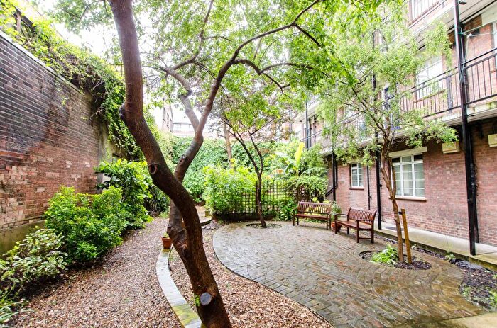 2 Bedroom Flat For Sale In Evelyn House, Greatorex Street, Whitechapel, London, E1