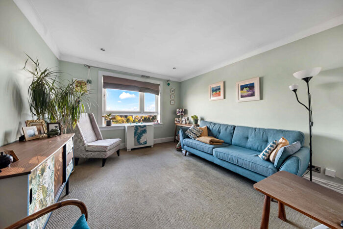 2 Bedroom Flat For Sale In Pentland Crescent, Dundee, DD2