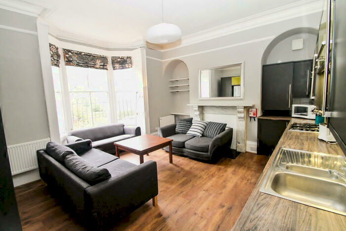 6 Bedroom End Of Terrace House To Rent In Hyde Park Terrace, Hyde Park, Leeds, LS6