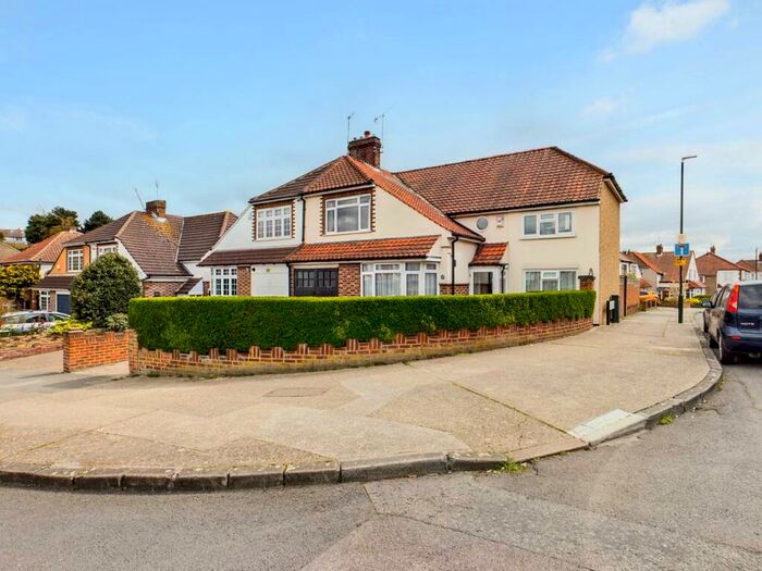 5 Bedroom House To Rent In Brook Lane, Bexley, Kent, DA5