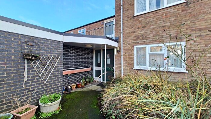 2 Bedroom Flat For Sale In Charles Road, Stamford, PE9