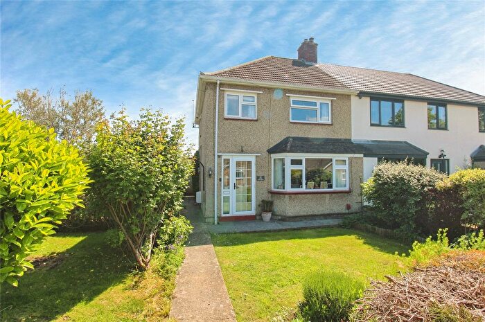 3 Bedroom Semi Detached House For Sale In Lowmead, Trowbridge, BA14