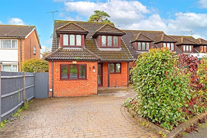 3 Bedroom Detached House For Sale In Tennyson Road, St. Albans, AL2