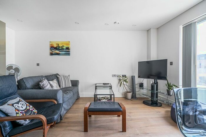 2 Bedroom Flat To Rent In Harrow Road, London, W10