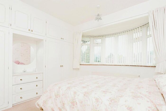 3 Bedroom Semi-Detached House For Sale In Woodnewton Drive, Leicester, LE5