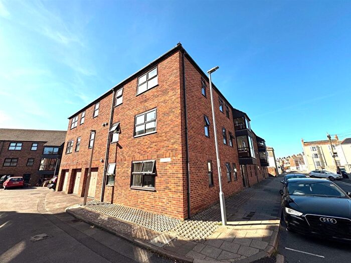 1 Bedroom Flat To Rent In The Carriages, Victoria Street, Weymouth, DT4