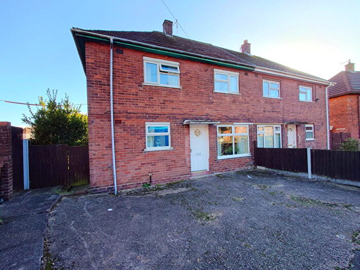 3 Bedroom Semi Detached House For Sale In Linwood Way, Tunstall, Stoke-on-Trent, ST6
