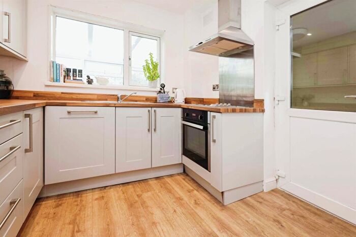 2 Bedroom End Of Terrace House For Sale In Stonehouse Lane, Quinton, Birmingham, B32