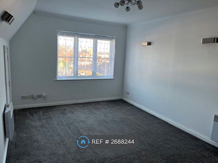 1 Bedroom Flat To Rent In Trinity House, Borehamwood, WD6