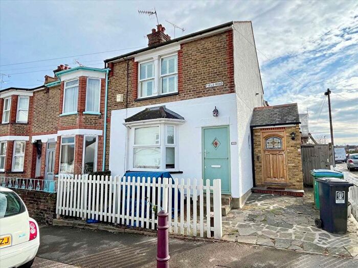 1 Bedroom Flat To Rent In Field Road, Oxhey Village ., WD19