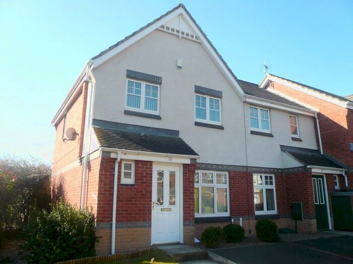 3 Bedroom End Of Terrace House To Rent In Wearhead Drive, Eden Vale, Sunderland, SR4