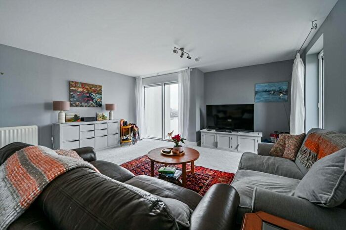 2 Bedroom Flat To Rent In Erebus Drive, Thamesmead, London, SE28