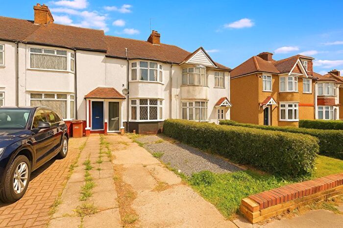 3 Bedroom Terraced House To Rent In Magpie Hall Road, Chatham, ME4