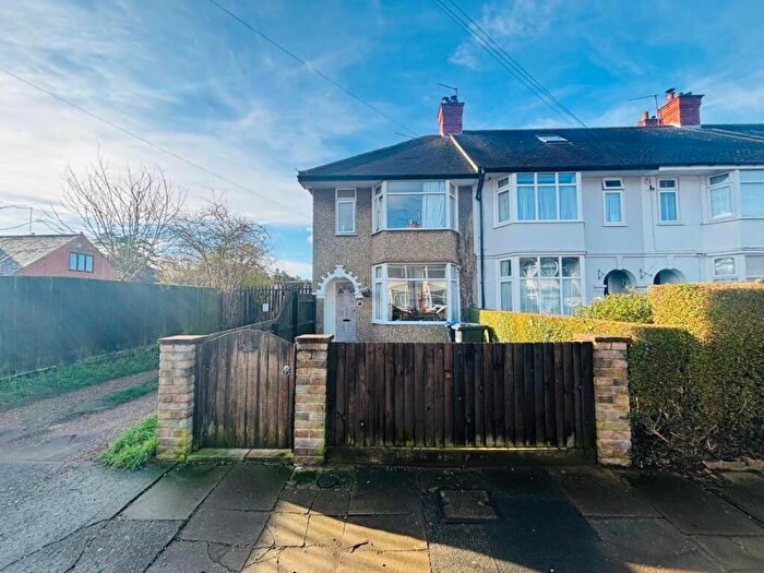 3 Bedroom End Of Terrace House For Sale In Stanton Avenue, Spinney Hill, Northampton, NN3