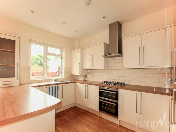 4 Bedroom House To Rent In Dolphin Road, Slough, Berkshire, SL1