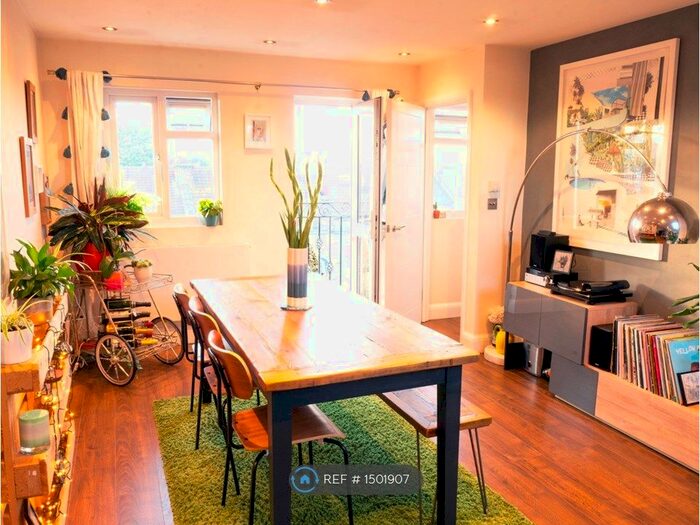 2 Bedroom Flat To Rent In Westbury Avenue, London, N22