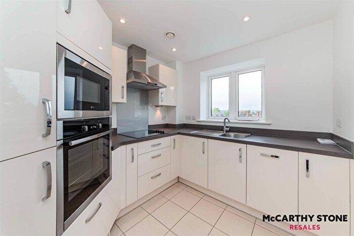 2 Bedroom Flat For Sale In Northwick Park Road, Harrow-On-The-Hill, Harrow, HA1