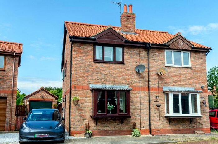 3 Bedroom Semi-Detached House For Sale In Chapel Court, Chapel Lane, Ottringham, HU12