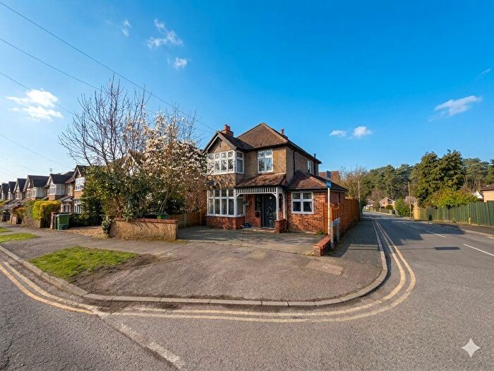 3 Bedroom Detached House For Sale In College Ride, Camberley, Surrey, GU15