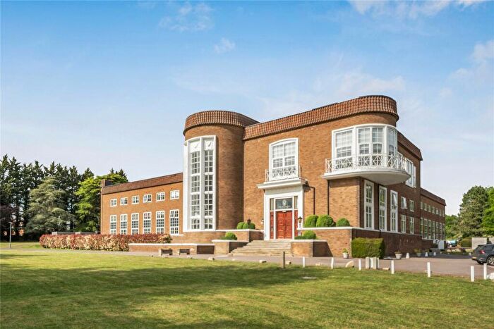 1 Bedroom Apartment For Sale In Wycombe Road, Saunderton, High Wycombe, Buckinghamshire, HP14