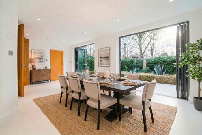 4 Bedroom Terraced House To Rent In Barker Close, Richmond, TW9