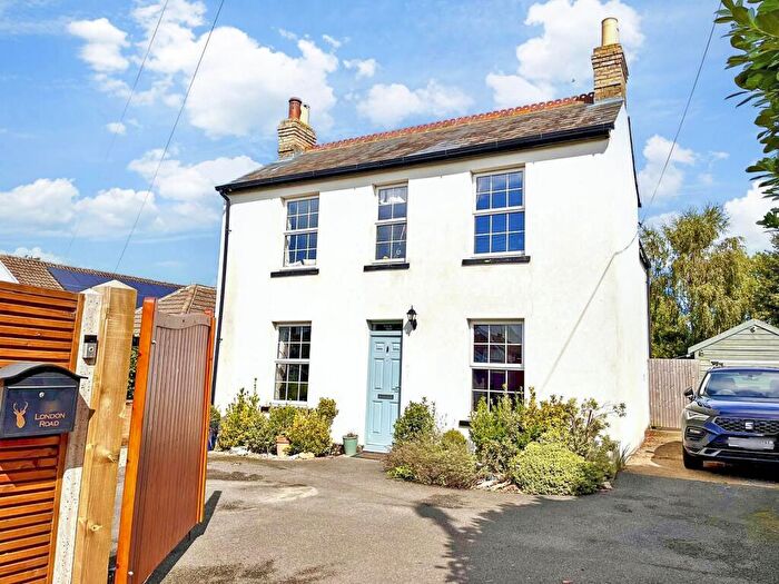 4 Bedroom Detached House For Sale In London Road, Newington, Sittingbourne, Kent, ME9