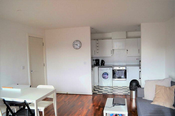 1 Bedroom Apartment To Rent In Warren Close, Cambridge, Cambridgeshire, CB2