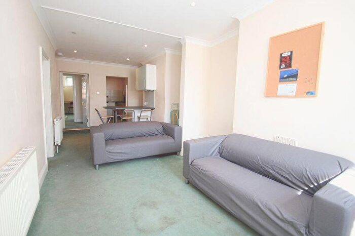 3 Bedroom Property To Rent In St Swithuns Road South, Bournemouth, BH1