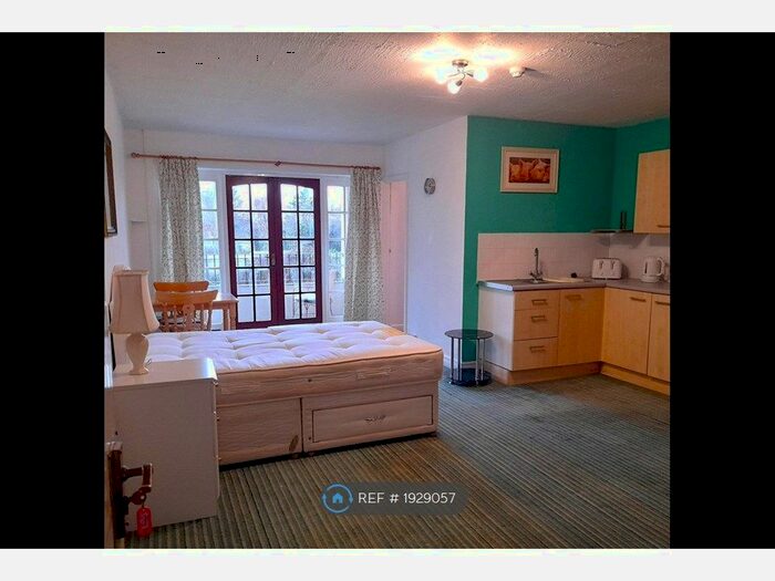 Studio To Rent In Station Road Burtle, Burtle, TA7
