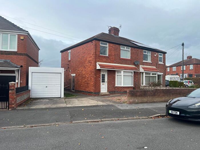 3 Bedroom Semi Detached House To Rent In Birklands Drive, Handsworth, Sheffield, S13