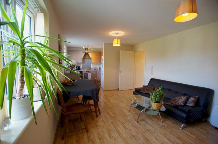 2 Bedroom Flat To Rent In Gabriel Court, Hunslet, Leeds, LS10