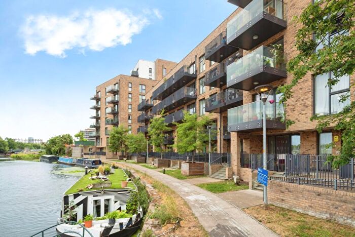 2 Bedroom Flat For Sale In Nicholson Square, London, E3