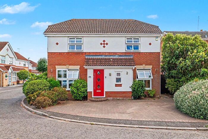 3 Bedroom Detached House For Sale In Caversham Park Avenue, Rayleigh, SS6